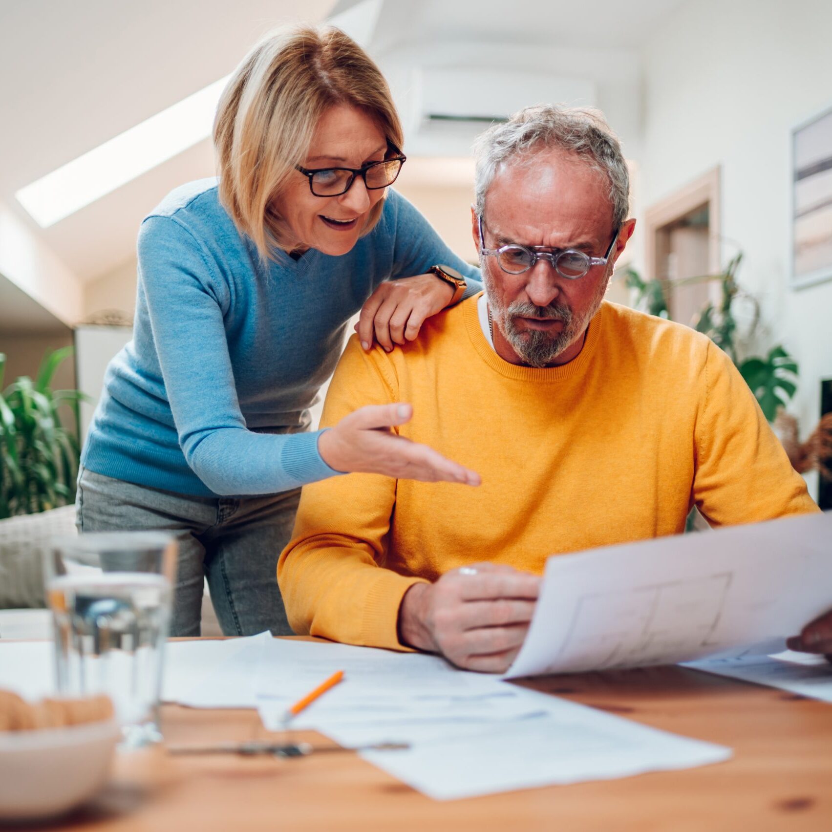 Senior,Married,Couple,Is,Actively,Discussing,Repairs,In,A,New